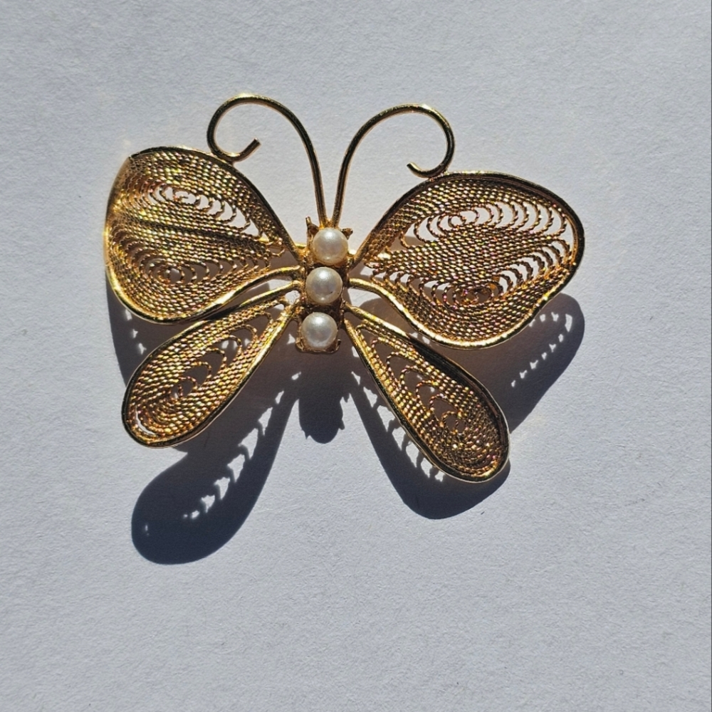 Vintage Napier goldtone filigree butterfly brooch faux pearl accents pin signed